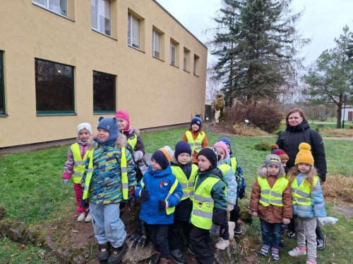 b6b085de-7e4b-41f9-ab76-ab34f52f1ea0